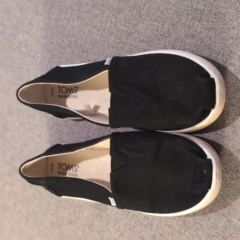 Tom's Slip on shoes